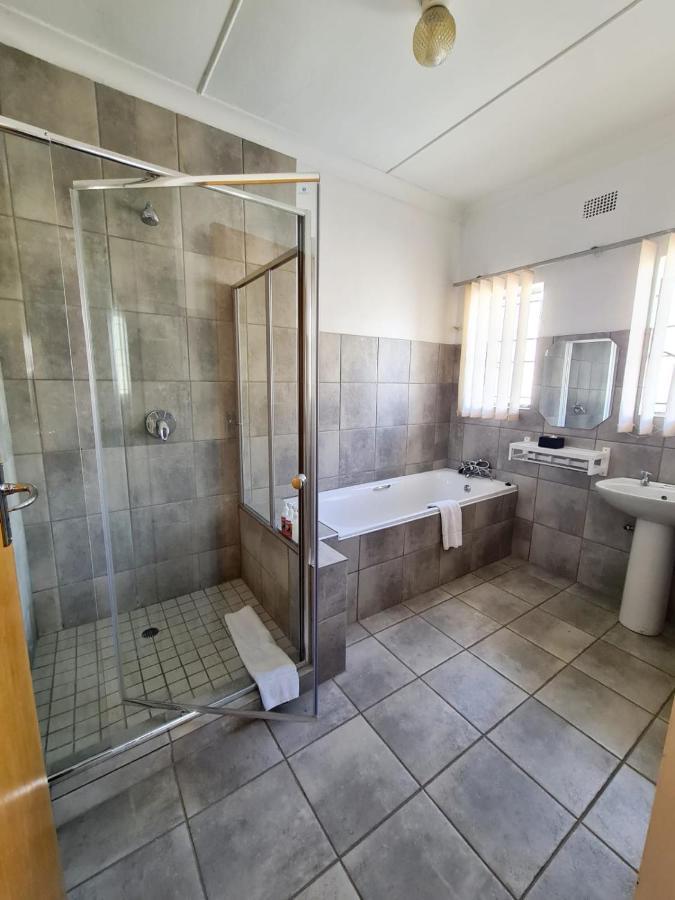 Lion Lodge Bloemfontein Zewnętrze zdjęcie
